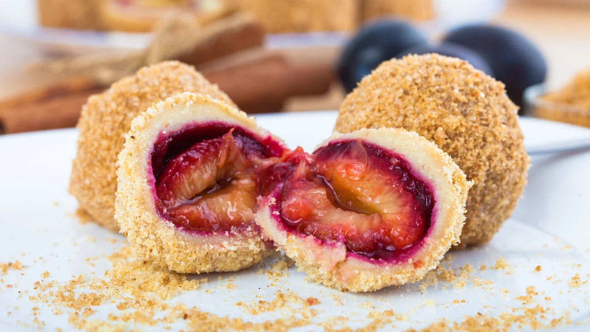 Szilv谩s Gomb贸c: A Journey into the Heart of Hungarian Cuisine 20240414091110-szilv-c3-a1s-20gomb-c3-b3c-20-20hungarian-20plum-20dumpling