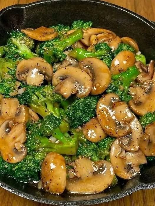 Sautéed Mushroom and Broccoli Stir-Fry: A Flavorful and Nutritious Delight 482093639_122230962734212752_1443953866215154550_n
